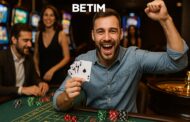 Betim Caribbean Stud Poker Oyna